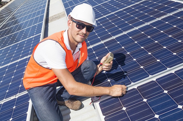 insinoori-katolla-aurinkopaneelit-web